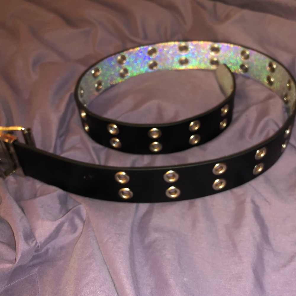 F21 black belt w/ circle studs